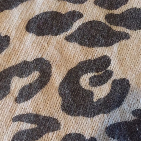 Animal print scarf - Picture 5 of 5